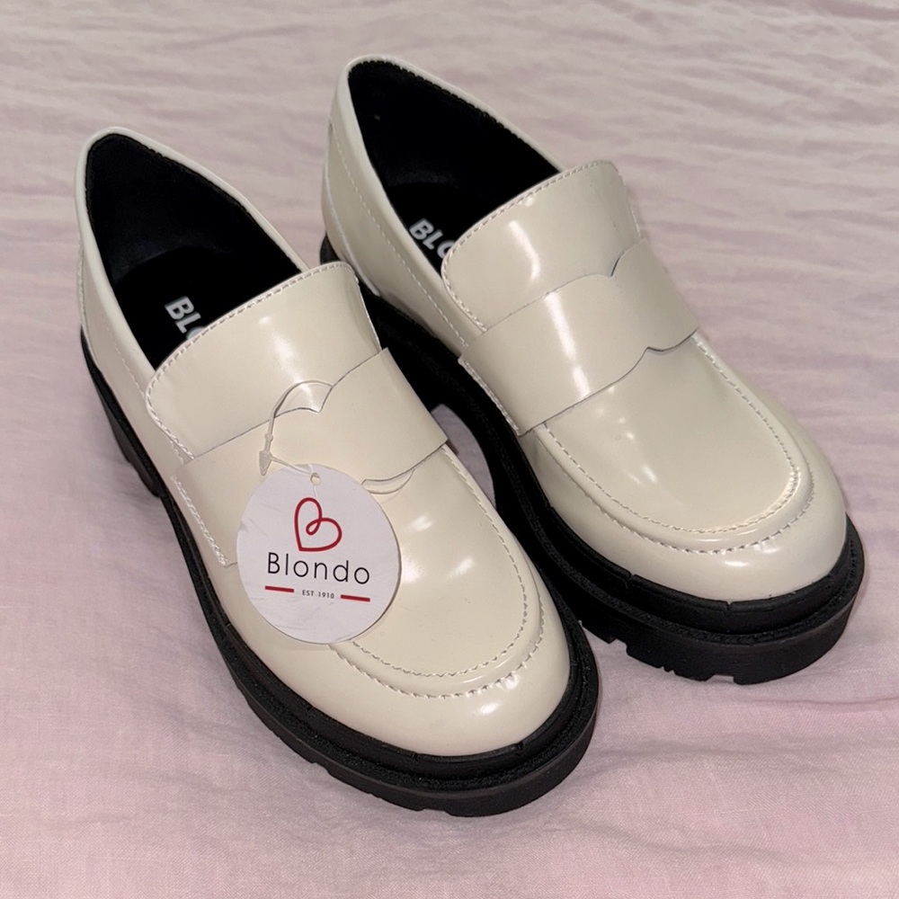 Blondo water resistant loafers NWT